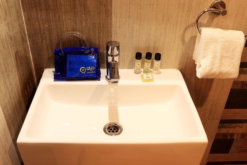 Oyo 1522 Npg Hotel Kalkuta Zewnętrze zdjęcie